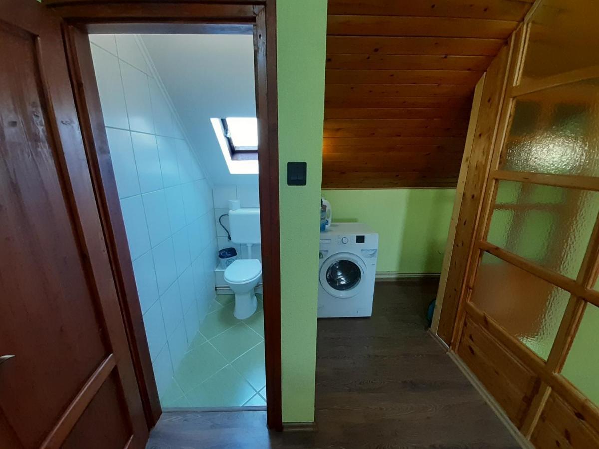 Estike Nyaralo Merevfalu Kerti Medencevel Zamardi Luaran gambar